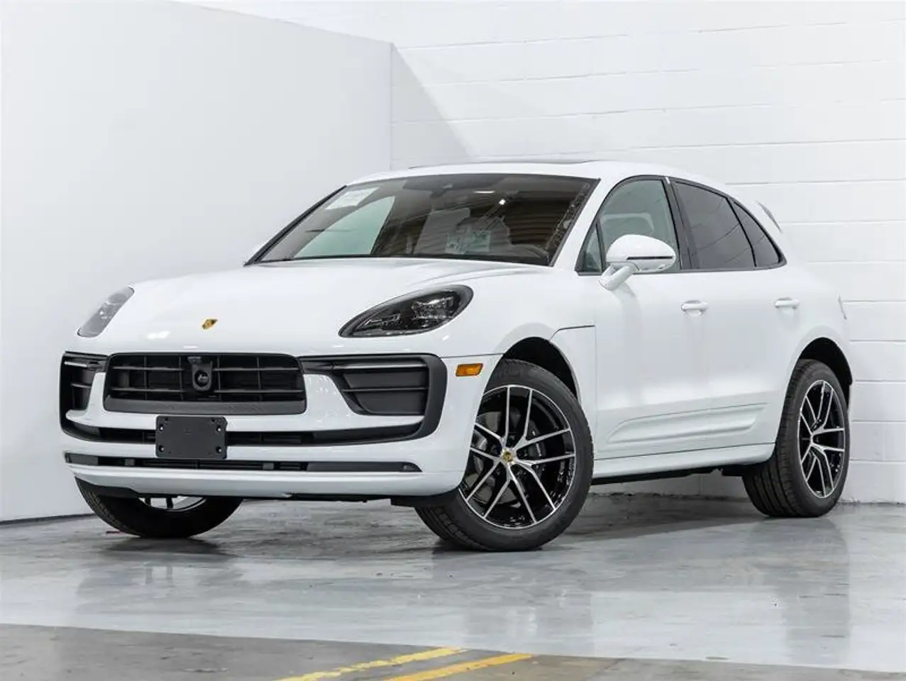 2025 Porsche Macan Base