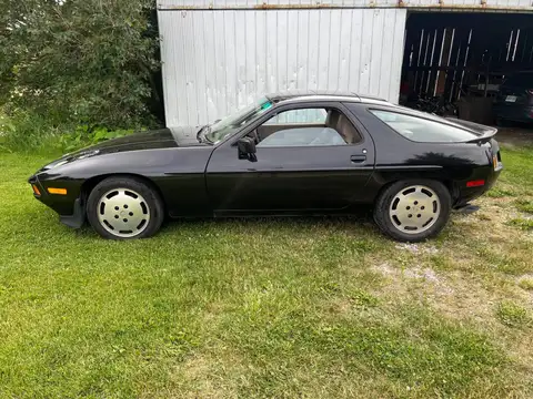 Porsche 928