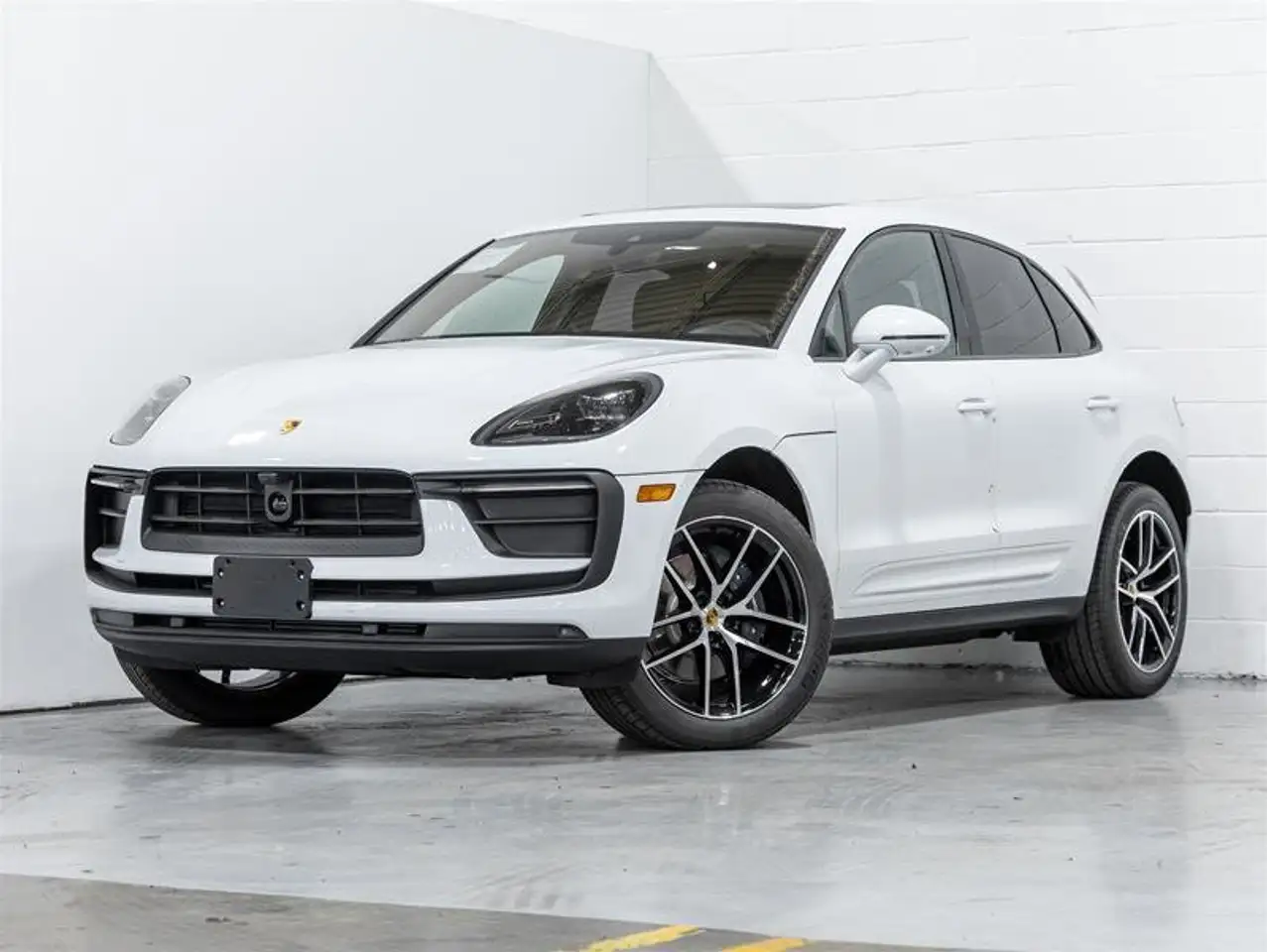 2025 Porsche Macan Base