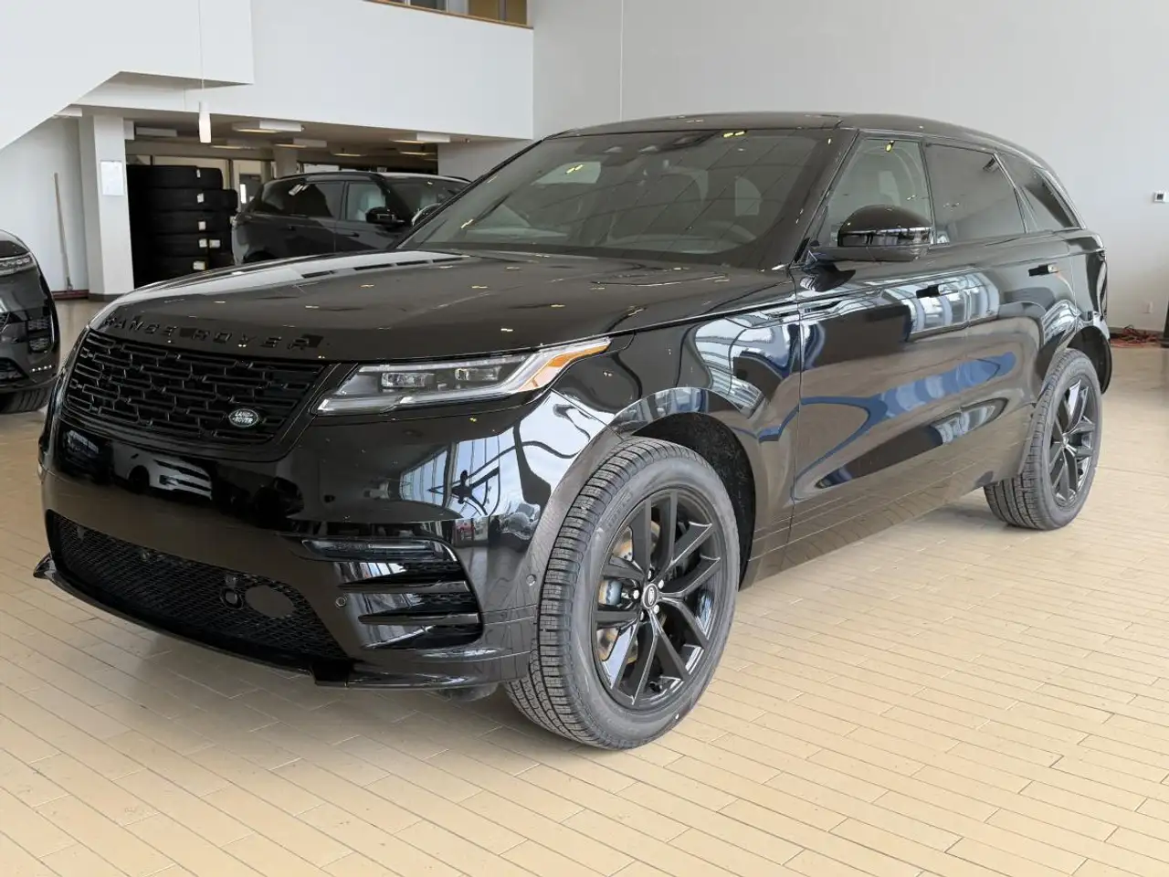 2026 Land Rover Range Rover Velar Dynamic SE P250