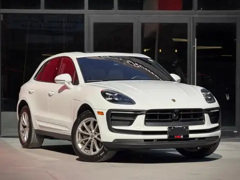 Porsche Macan Base