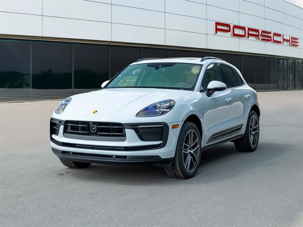 2026 Porsche Macan Base