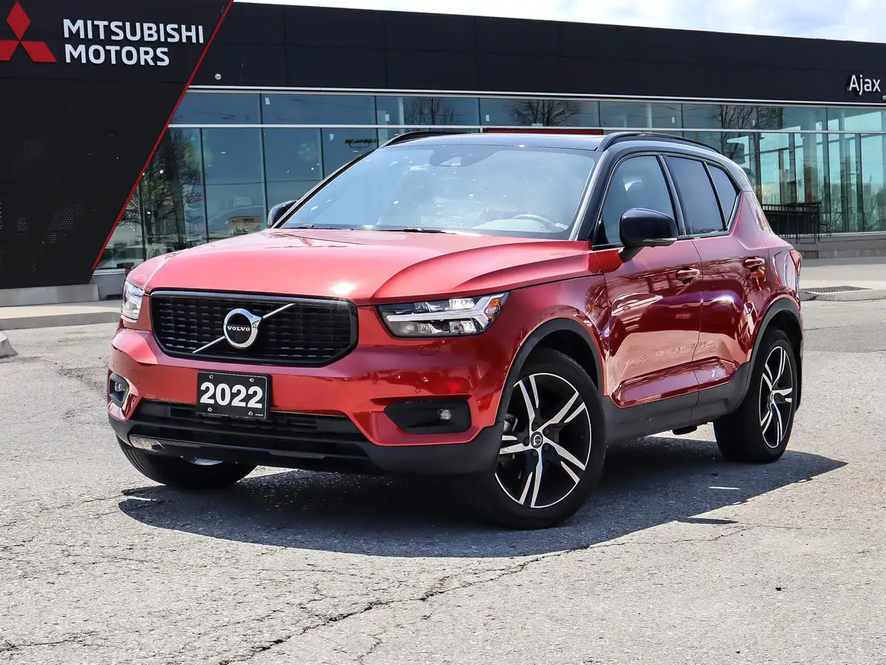 2022 Volvo XC40 R-Design