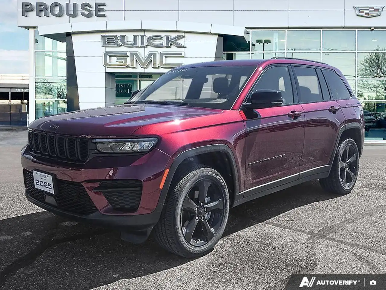 2025 Jeep Grand Cherokee Laredo