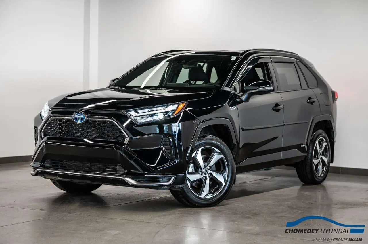 2024 Toyota RAV4 SE