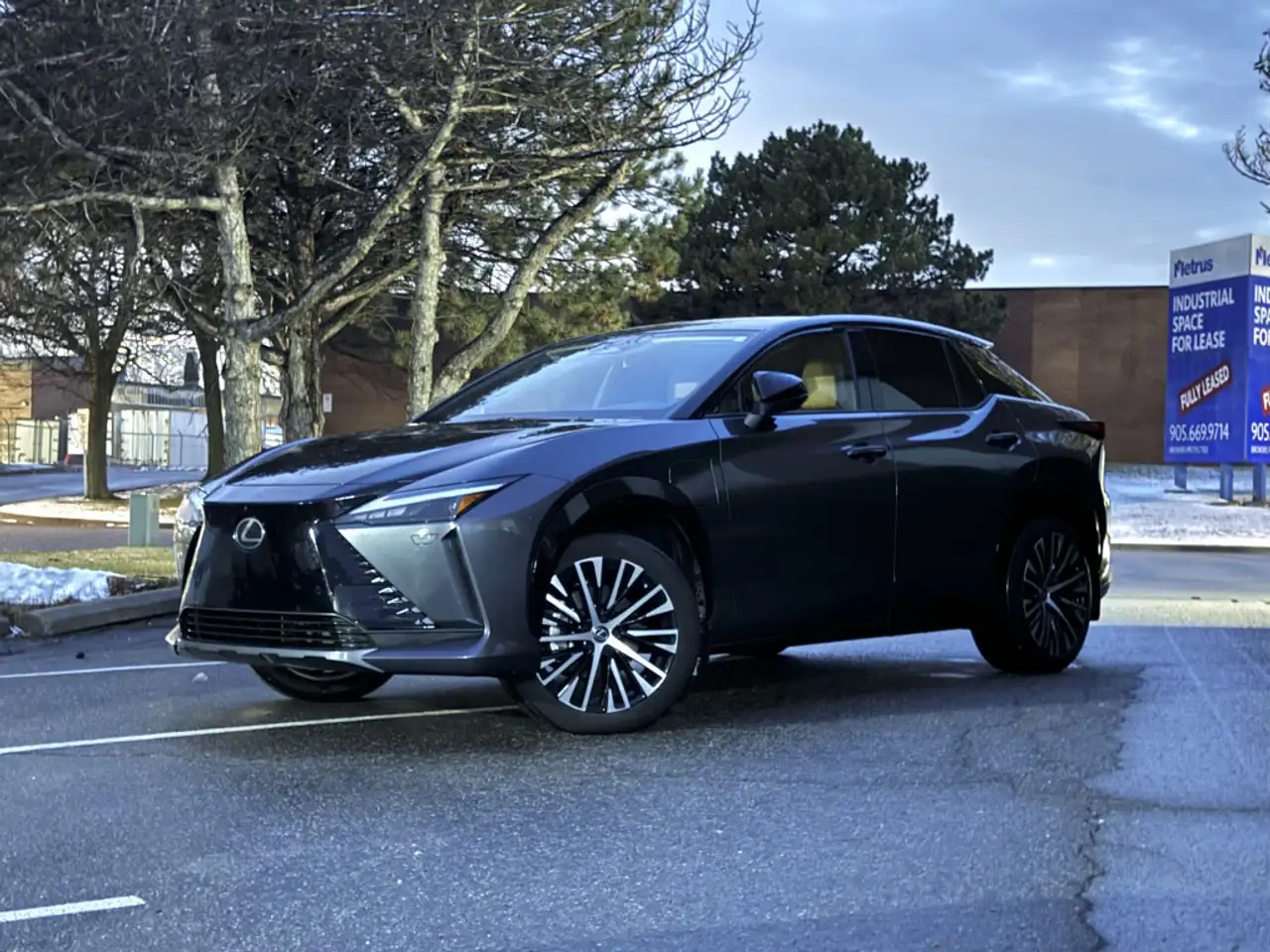 2023 Lexus RZ 450e Luxury