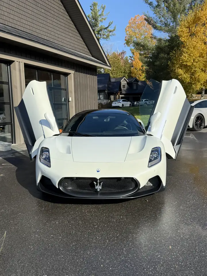 Maserati MC20