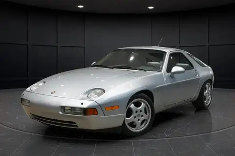 Porsche 928
