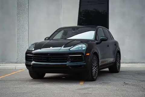 Porsche Cayenne Base