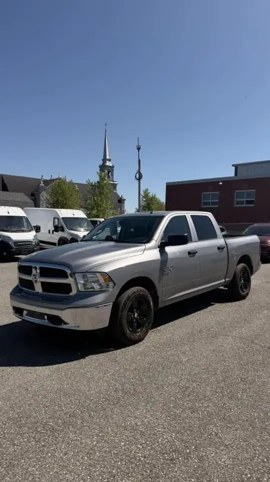 2023 RAM 1500 SLT
