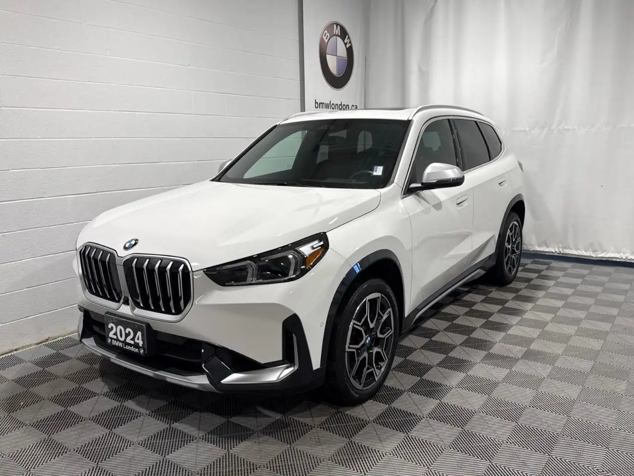 2024 BMW X1 28i