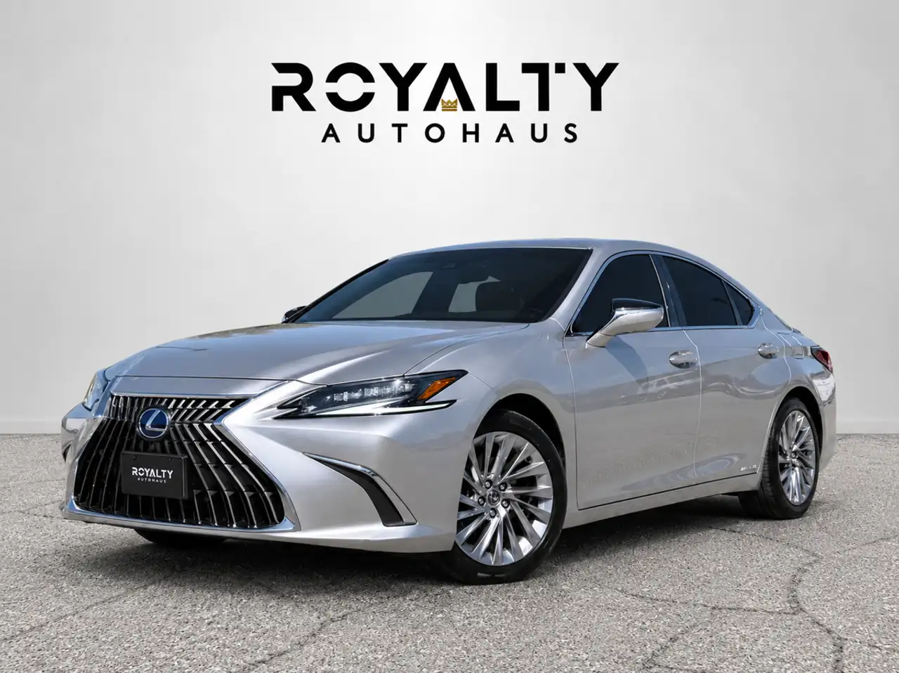 2022 Lexus ES 300h Ultra Premium