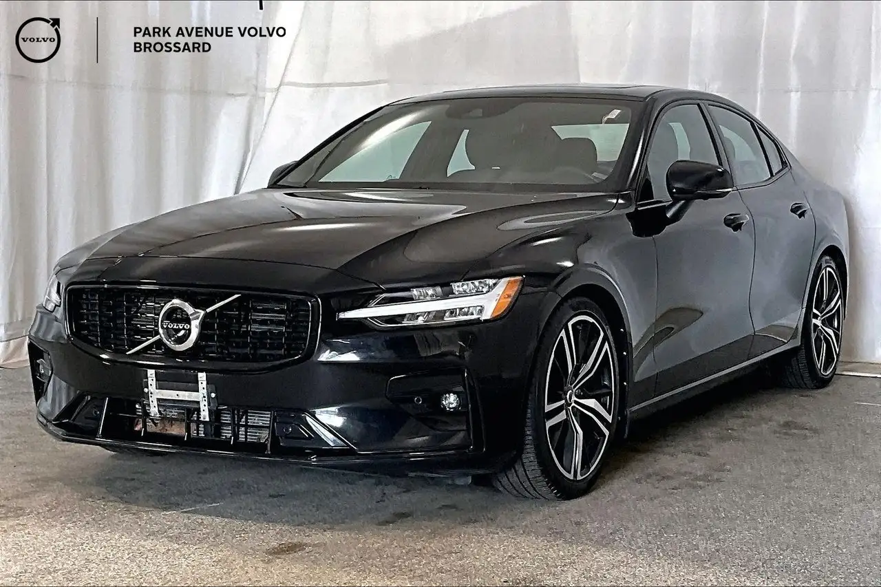 2022 Volvo S60 R-Design