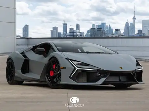 Lamborghini Revuelto