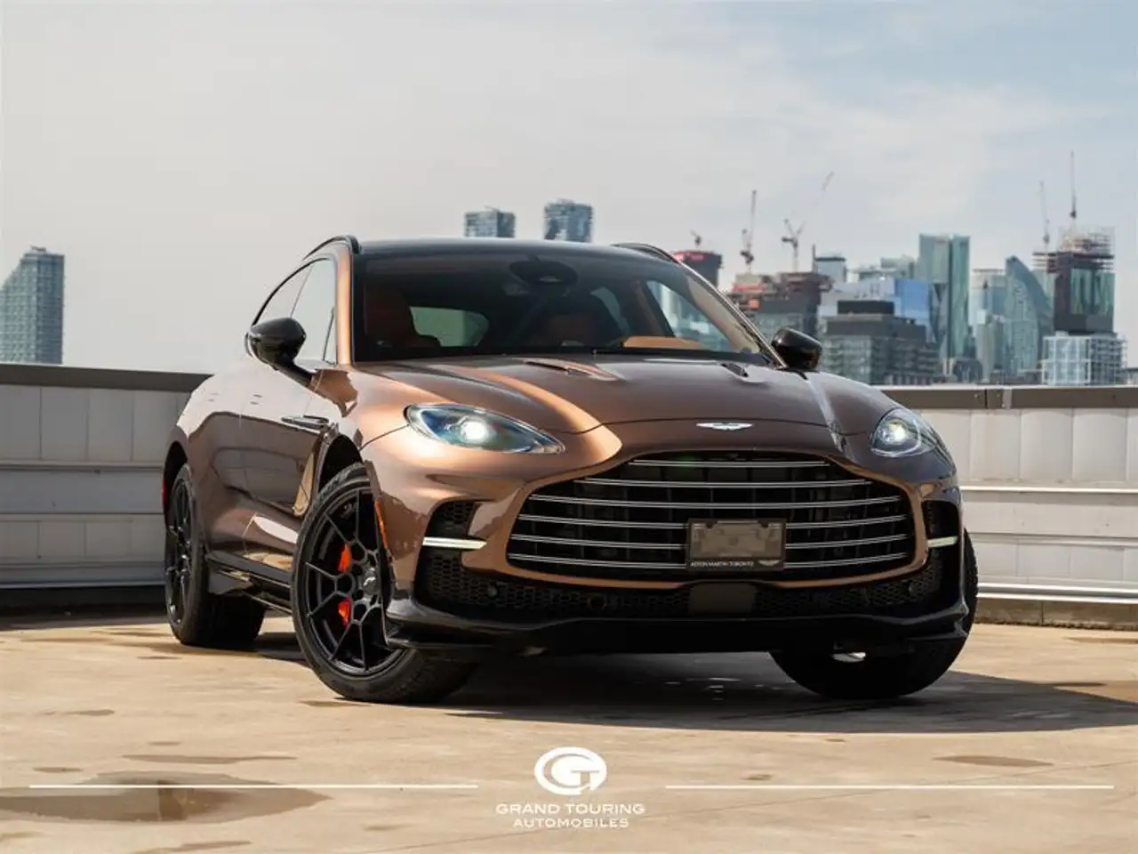 2025 Aston Martin DBX