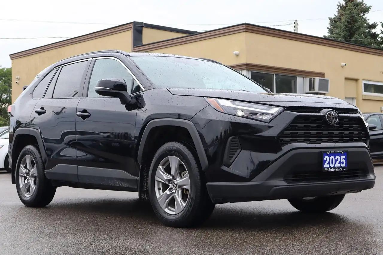 2025 Toyota RAV4 XLE