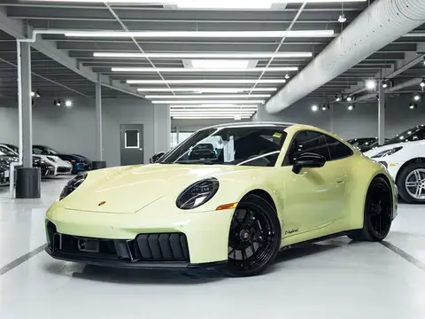 Porsche 911 Carrera 4 GTS