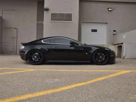 Aston Martin Vantage