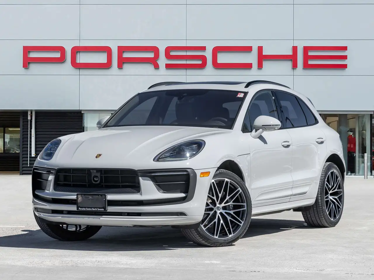 2025 Porsche Macan Base