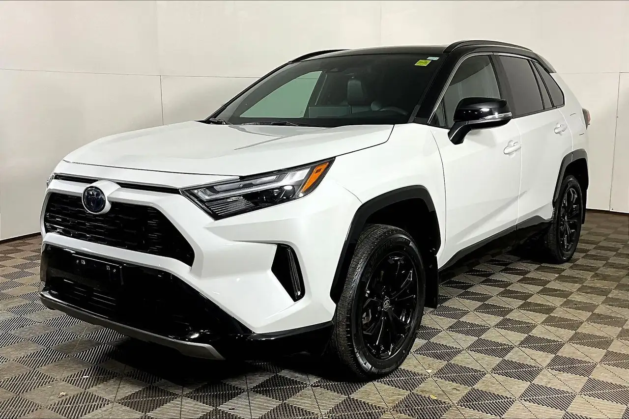 2024 Toyota RAV4 XSE