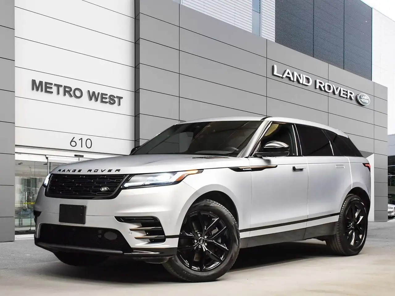 2025 Land Rover Range Rover Velar Dynamic SE P340