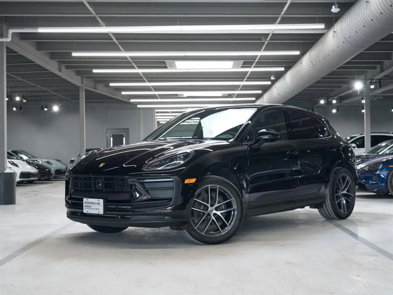 2025 Porsche Macan Base