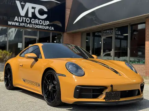 Porsche 911 Carrera 4 GTS