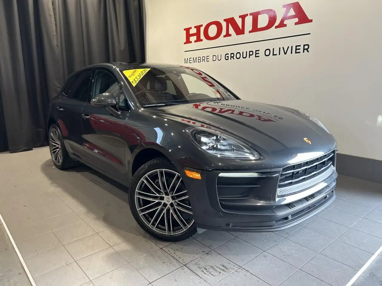 2023 Porsche Macan Base
