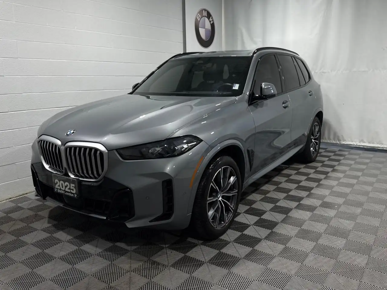 2025 BMW X5 40i
