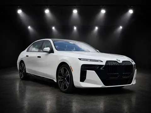 BMW i7