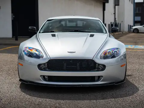 Aston Martin V8