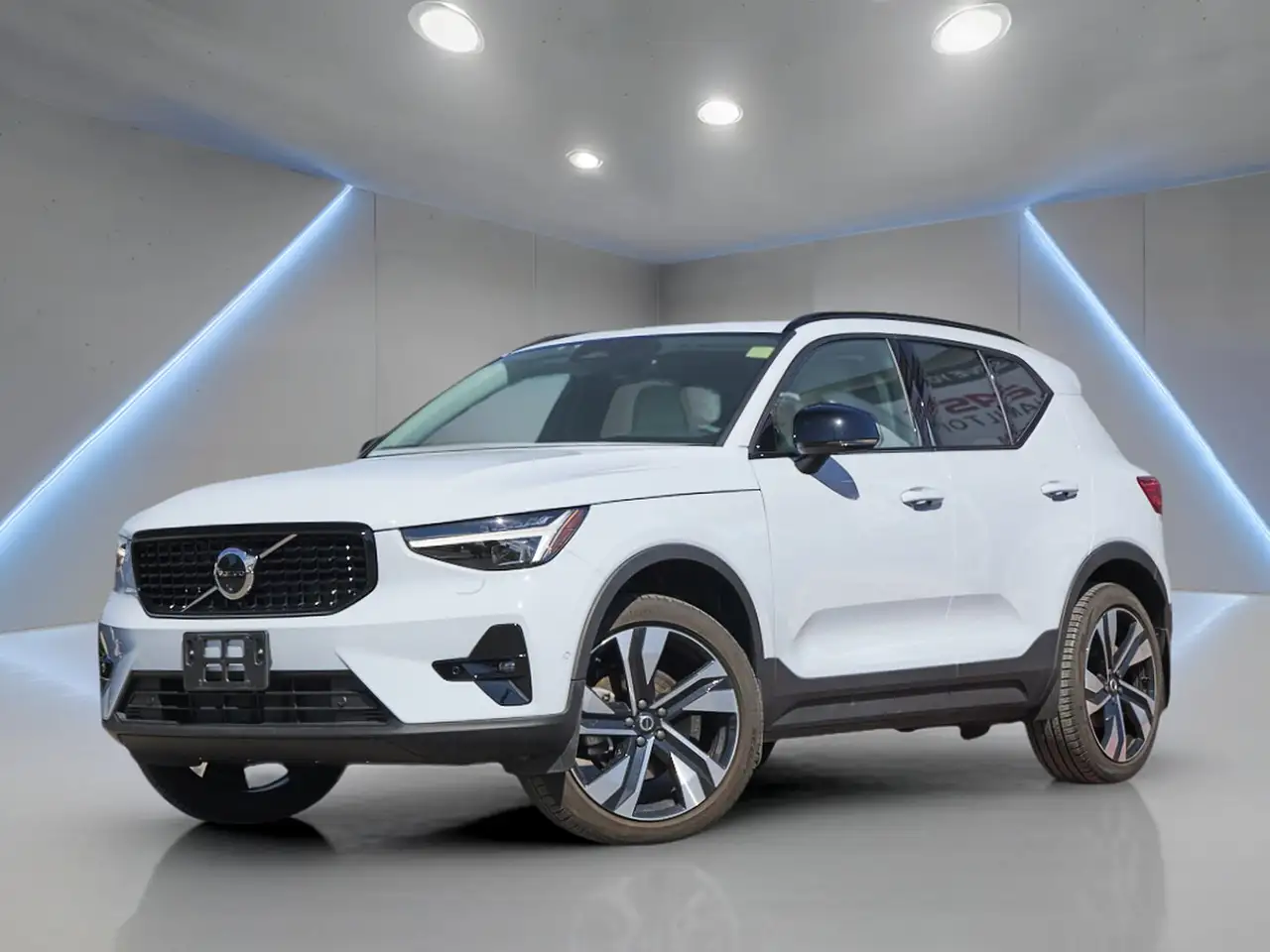 2024 Volvo XC40 Ultimate