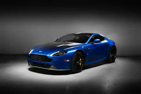 Aston Martin V8