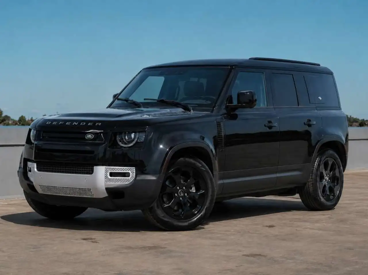 2024 Land Rover Defender S P300