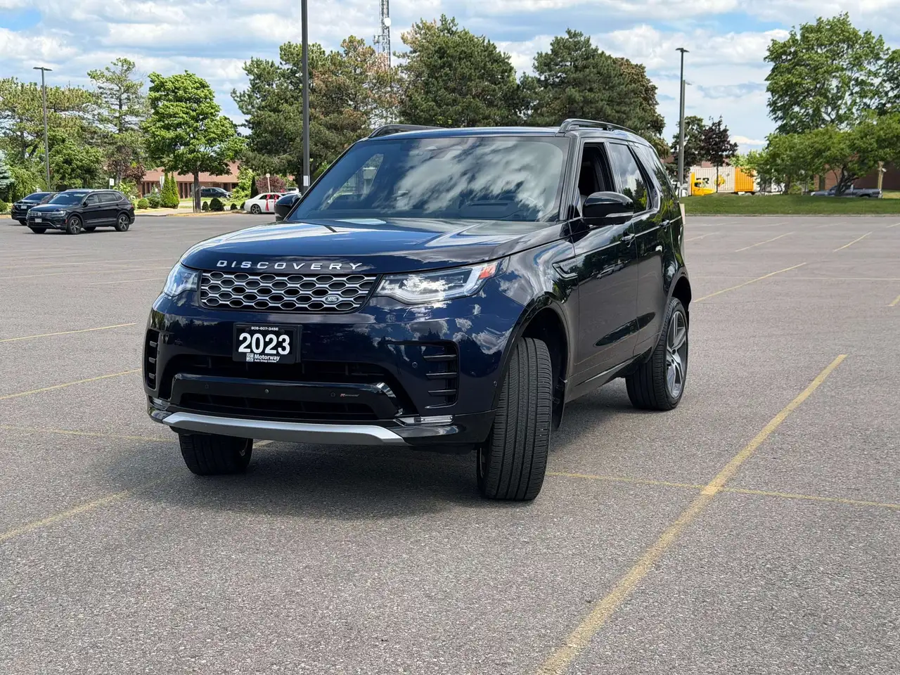 2023 Land Rover Discovery Metropolitan Edition P360