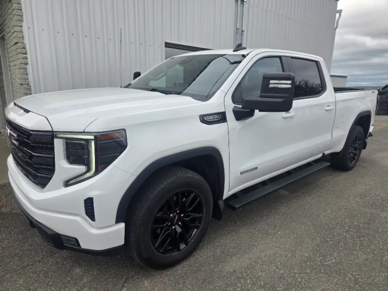 2024 GMC Sierra 1500 Elevation