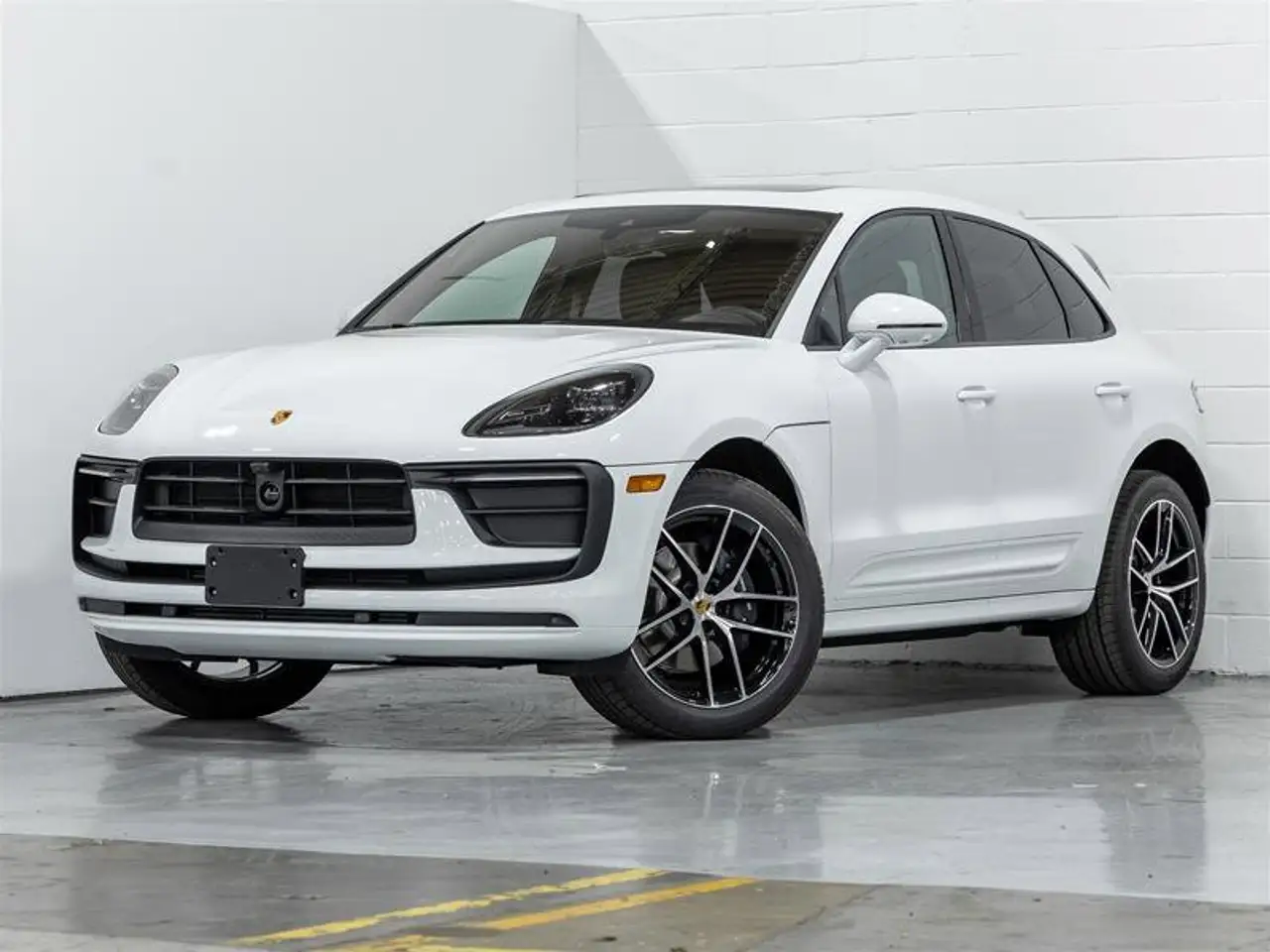 2025 Porsche Macan Base