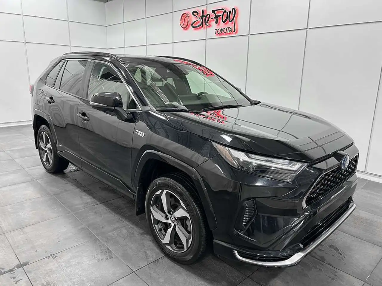 2023 Toyota RAV4 SE