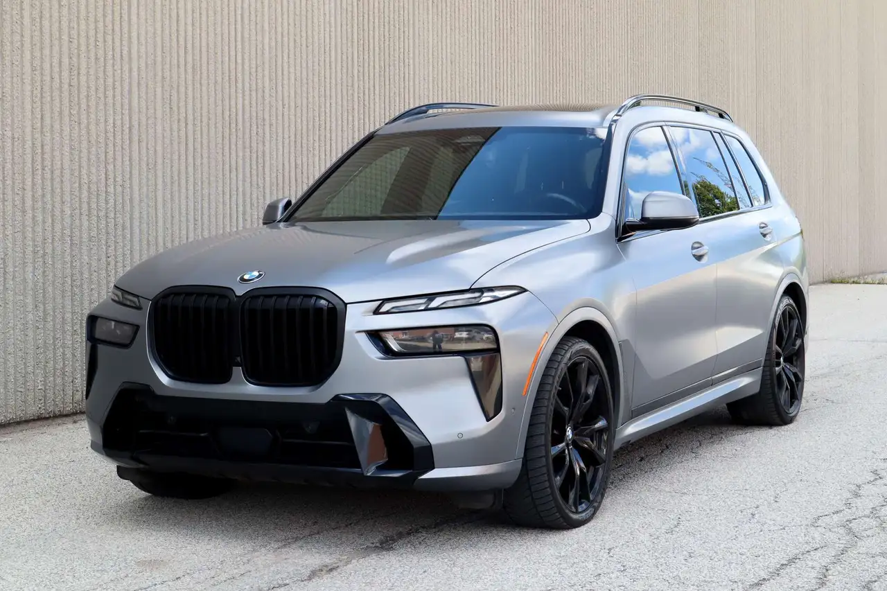 2023 BMW X7 40i