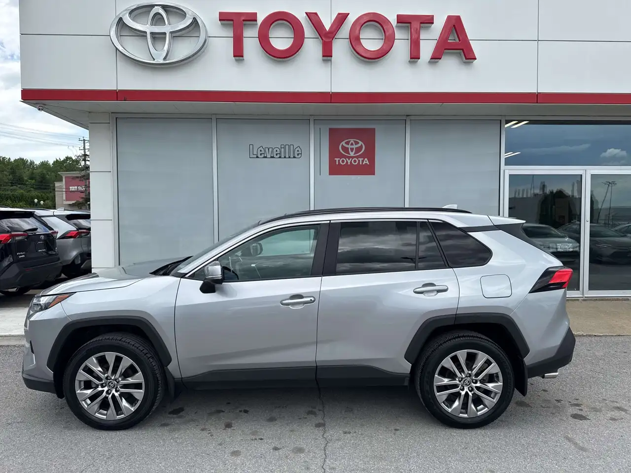 2024 Toyota RAV4 XLE