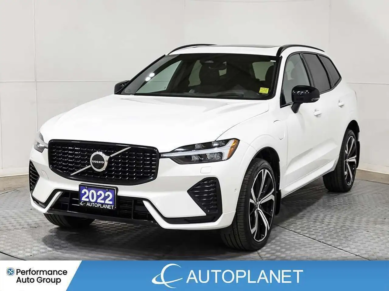 2022 Volvo XC60 R-Design