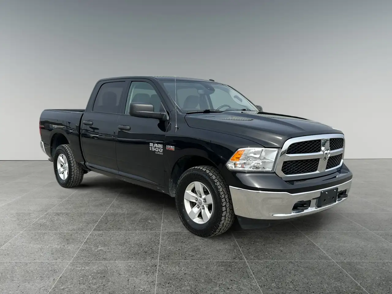 2023 RAM 1500 SLT