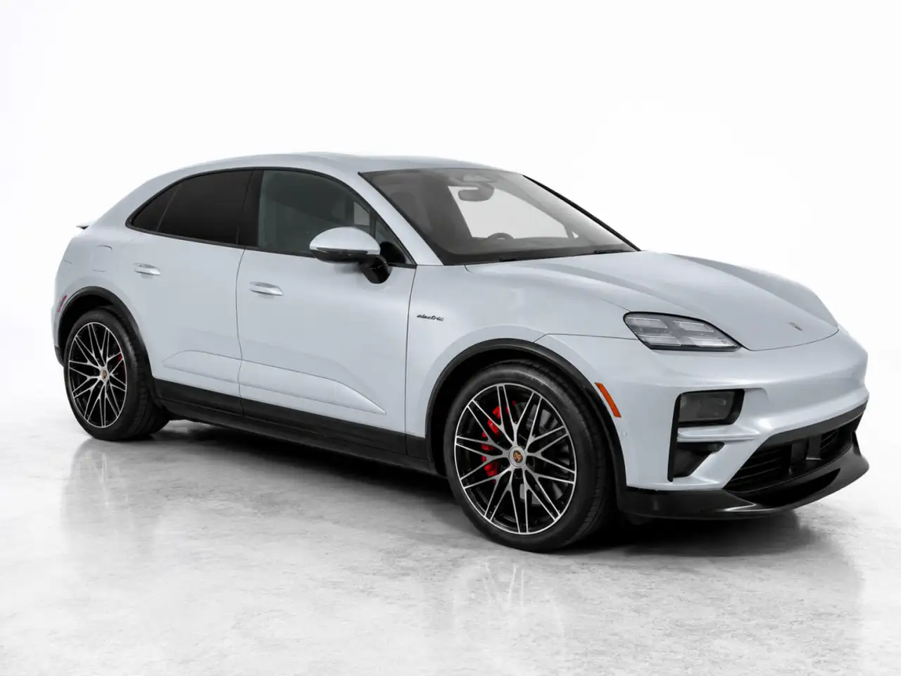 2024 Porsche Macan Turbo