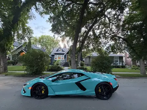 Lamborghini Revuelto