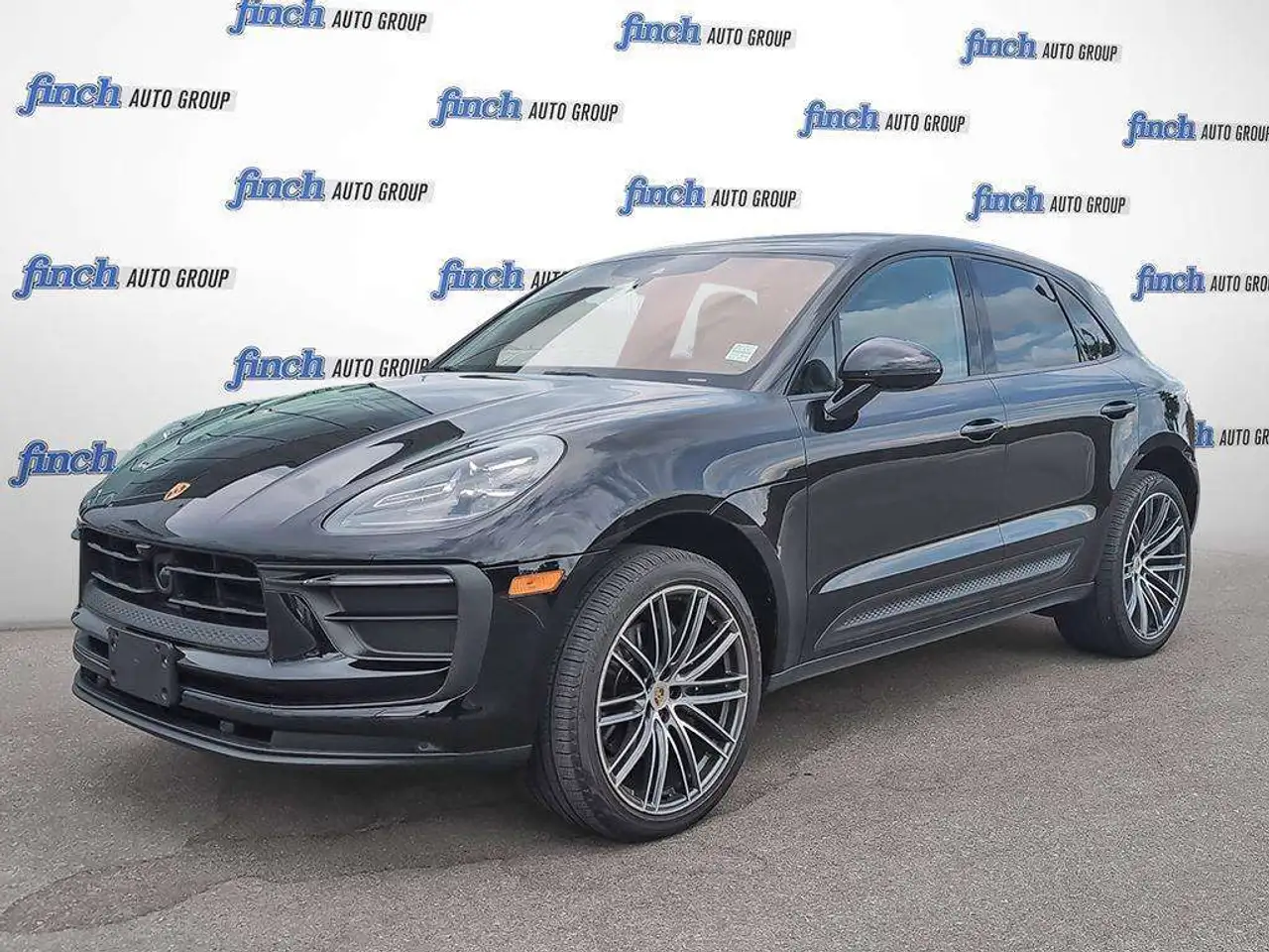 2025 Porsche Macan Base