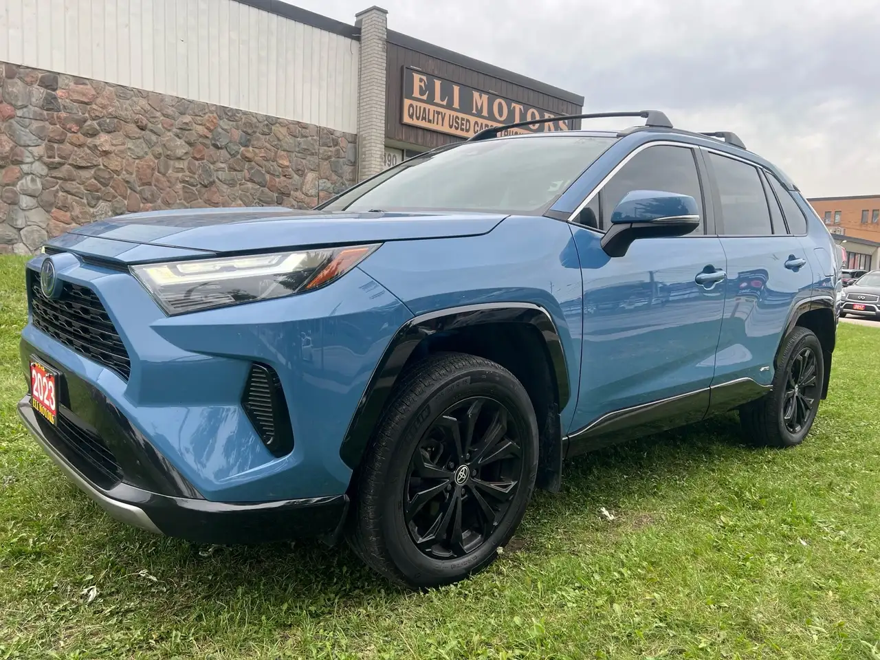 2023 Toyota RAV4 SE