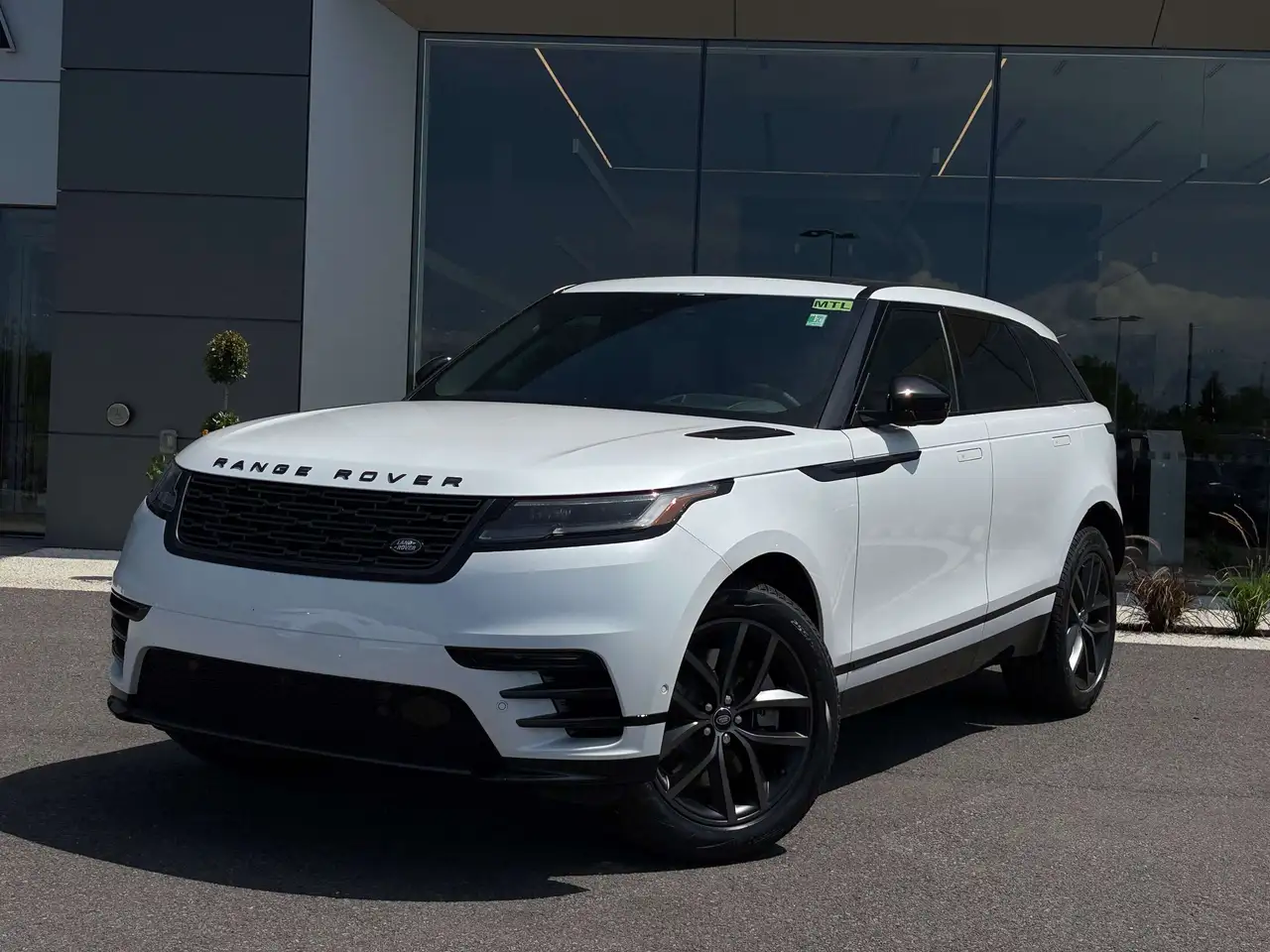 2026 Land Rover Range Rover Velar Belgravia Edition P250