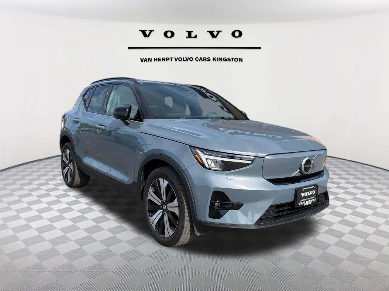 2023 Volvo XC40 Plus