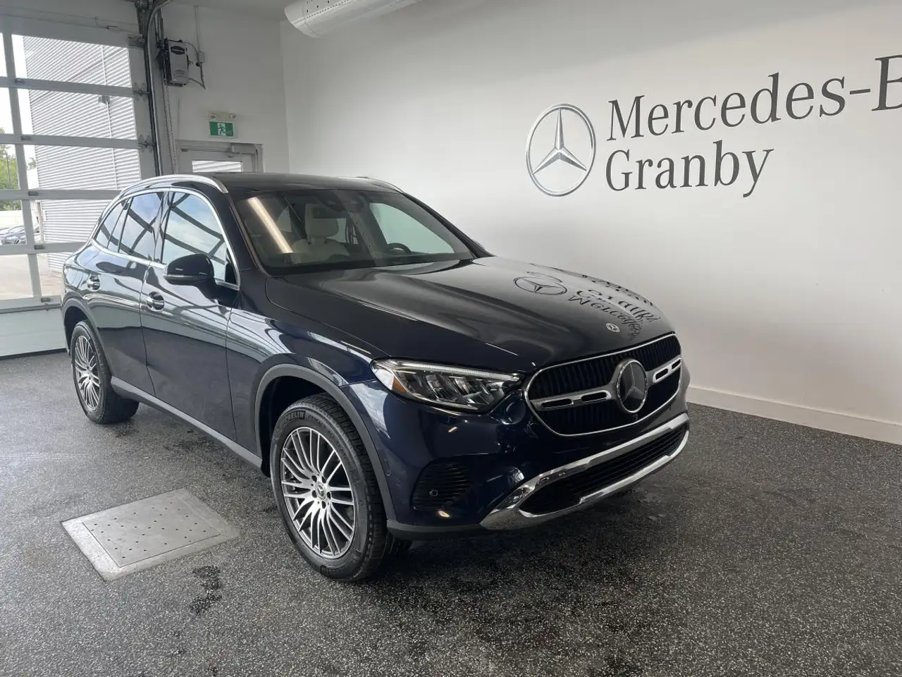 2023 Mercedes-Benz GLC 300