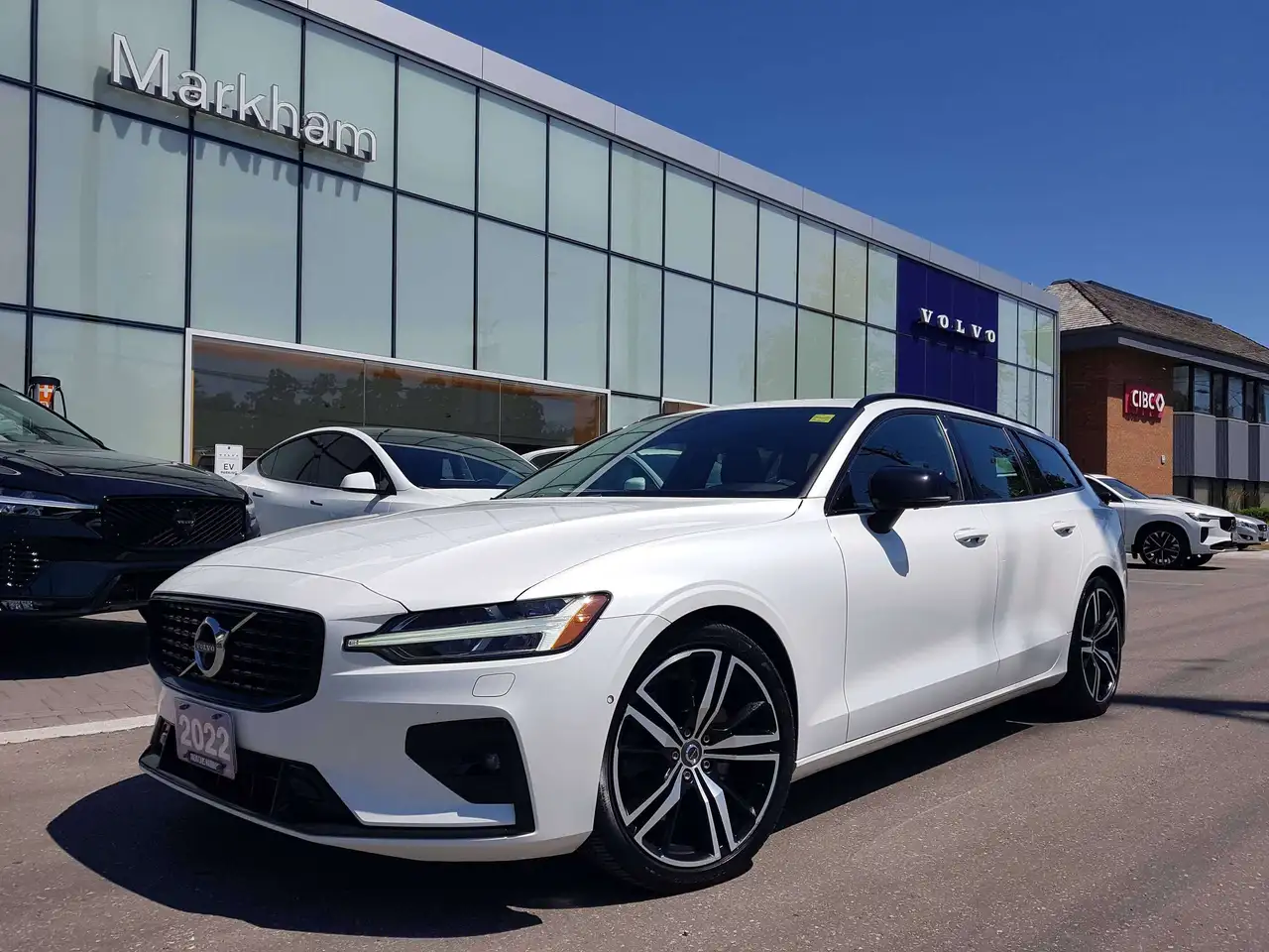 2022 Volvo V60 R-Design